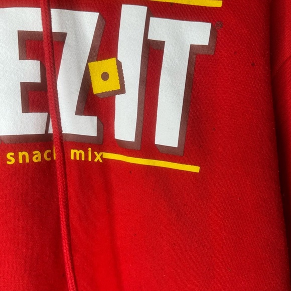 Red Cropped Cheez-It Hoodie Graphic Sweatshirt size Medium - Picture 3 of 8